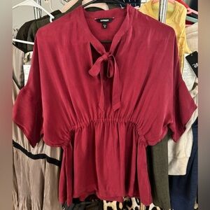 Express women’s top (B2)👏🫶🏼